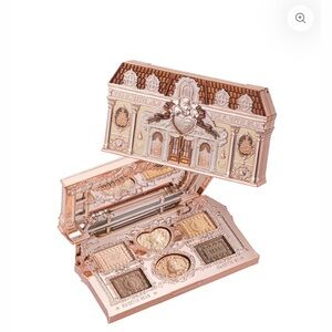 The Sweetie Bear 6-Color Makeup Palette 01 Buttery Croissant